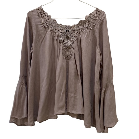 CATCH ME Bojo Open Lace Bell Sleeve Blouse Size L tan - Picture 4 of 9